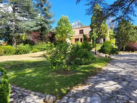 maison de luxe à vendre à saint-genest-lerpt : 520 000 € | 153m²