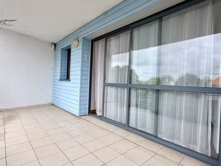 les minimes - terrasse et stationnement !