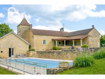 maison de campagne avec piscine  gîte et grange
