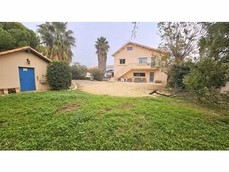 frontignan centre  maison t5 de 206m² sur une parcelle de 1000m²