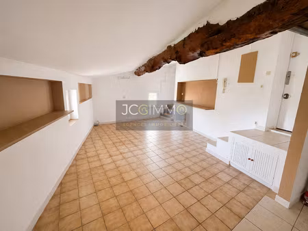 location appartement 2 pièces 29m² sollies ville 83210