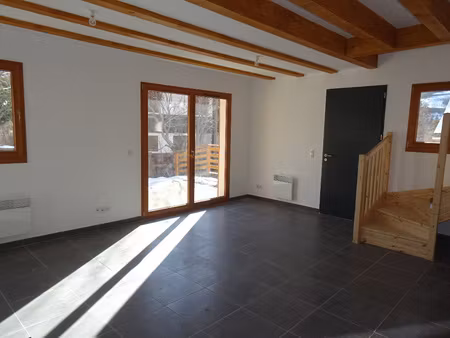location maison 4 pièces 70m² allos 04260
