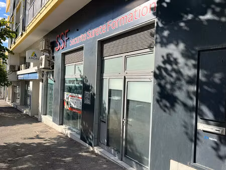 location local commercial