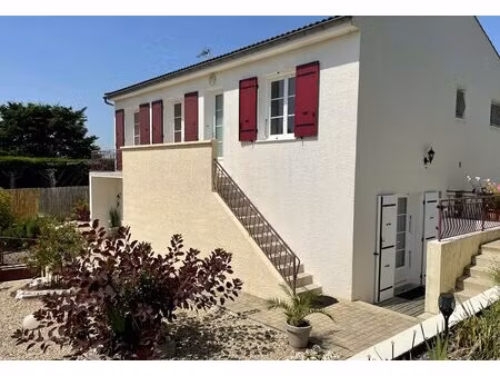 maison familiale avec potentiel locatif à proximité de saintes