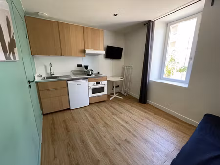 beau studio meublé à anneyron