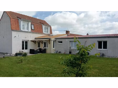 vente maison 6 pièces  130.00m²  roquetoire