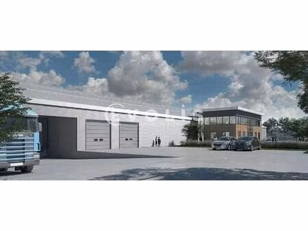 location local d'activités 2 558 m² à 8 615 m²