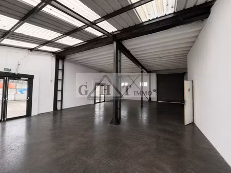 location entrepôt fontenay tresigny 77610 246m²