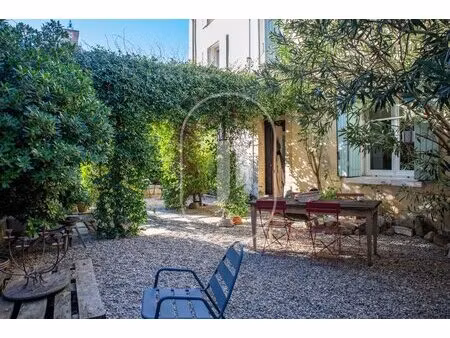 maison de caractère avec vue à vendre au coeur de sablet