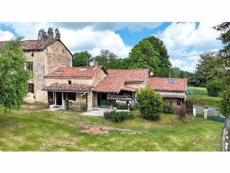 ensemble de caractère maison  gîte et grange à beauronne