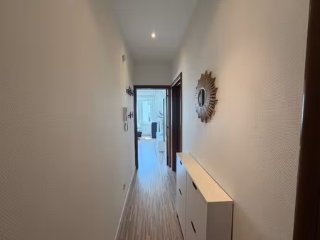 instapklaar gemeubeld appartement met één slaapkamer. gelegen op het tweede verdiep in een