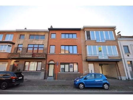 modern vernieuwd gelijkvloers appartement met 1 slaapkamer en ruime tuin