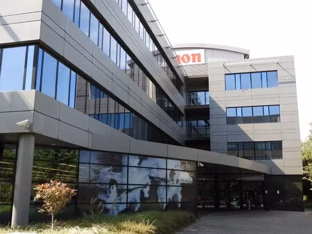 focus office building  strategische ligging  576m² en 1340m²