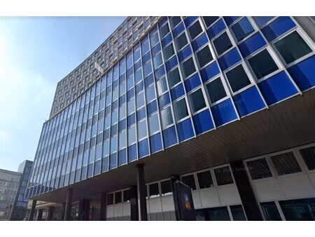 astronomie 1: kantoren vanaf 1.200m²