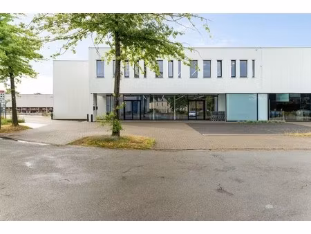 moderne instapklare kantoren te huur