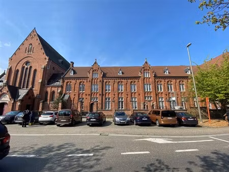 instapklare kantoren in gerenoveerd capucienenklooster