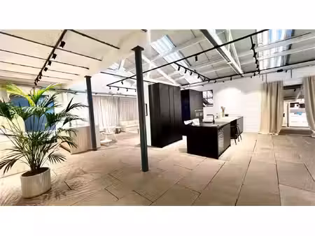loftkantoor/atelier/showroom in oude kleurtjesfabriek te drongen