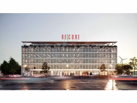 re|core kantoorgebouw met zichtlocatie hasselt