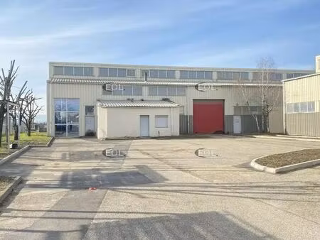 vente entrepôt 750 m²