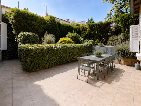 clermont-ferrand – quartier recherché maison de caractère avec jardin arboré et t2 indépen