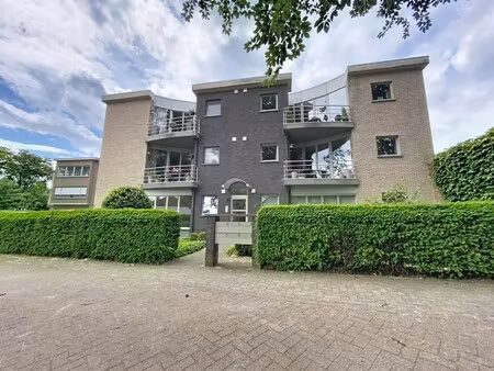 gelijkvloersappartement met gezellige tuin en p