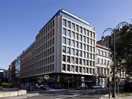 marnix 23: 553m² en 880m² te huur