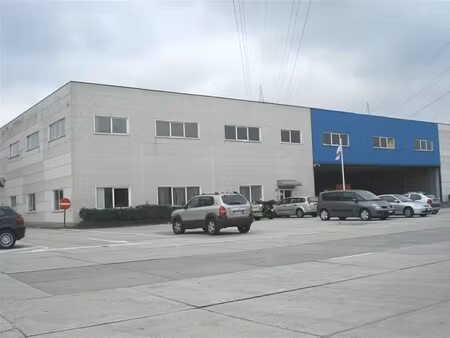magazijnen en kantoren in industriezone