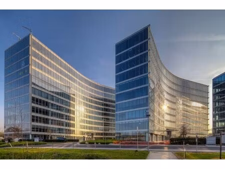 corporate village is een prestigieus vastgoedpark van 8 gebouwen  langs de ring van brusse