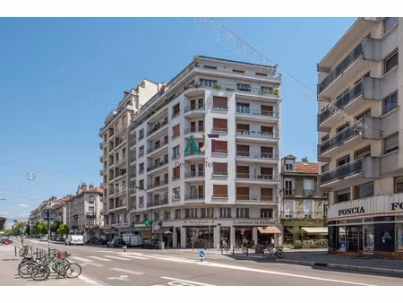 vente appartement 3 pièces 74m2 grenoble 38000 - 280000 € - surface privée