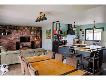 vente maison 4 pièces 110 m² à vérines (17540)  332 325 €