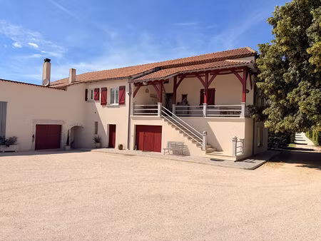 vente maison 11 pièces  914.00m²  luzech