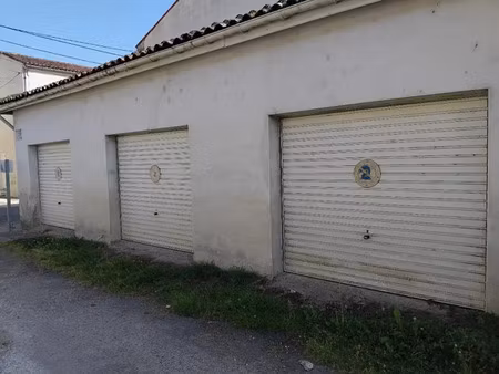 vente parking saintes 17100 - - surface privée