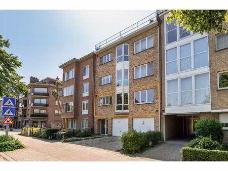 appartement te koop in brasschaat met 3 slaapkamers