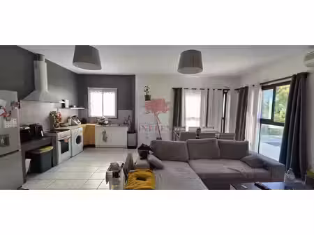 a vendre - a gignac appartement t3 en r+1