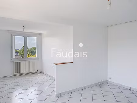 location appartement 4 pièces 72m² coutances 50200