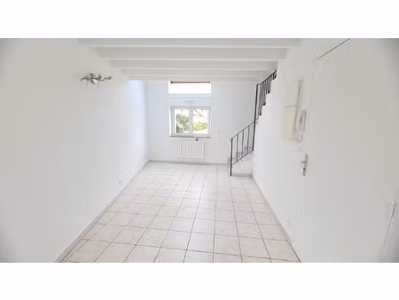 location appartement 2 pièces 30m² villejust 91140
