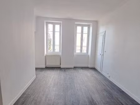 location appartement 3 pièces 48m² chatillon 92320
