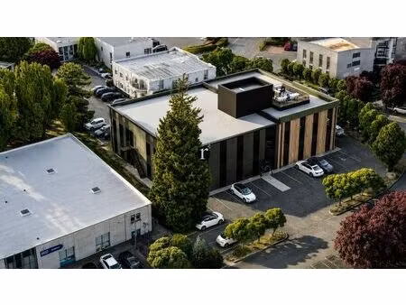vente bureaux 83 m² à 968 m²