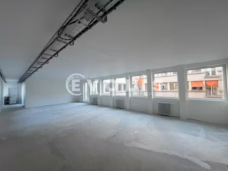 location bureaux 230 m²
