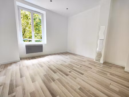 location appartement 1 pièce  28.10m²  melun