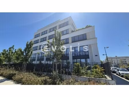 location bureaux 92 m²