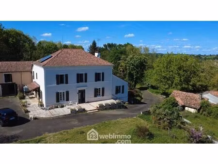 maison de maître avec dépendances et grand terrain