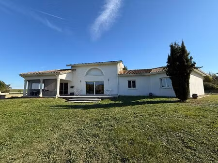 belle maison contemporaine de plain pied