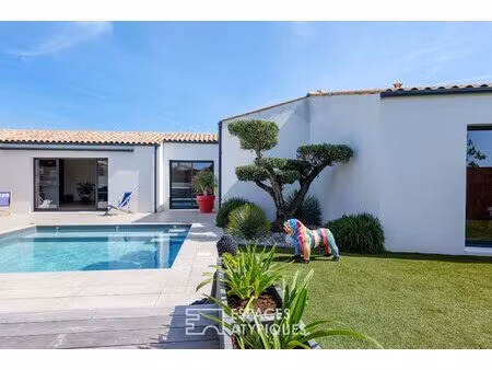 villa contemporaine avec piscine