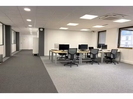 location bureaux 58 m² à 330 m²