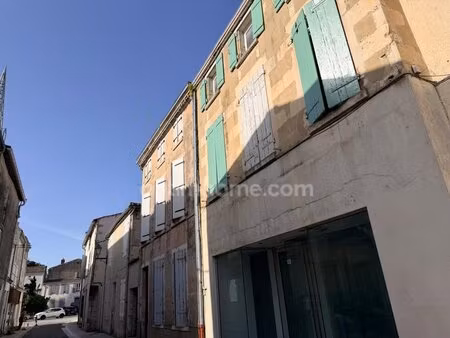 immeuble de rapport clé en main en plein centre de marans 17230