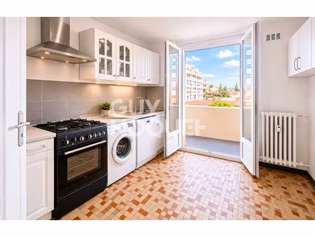 villeurbanne - t3 coup de coeur  lumineux  balcon et cadre verdoyant