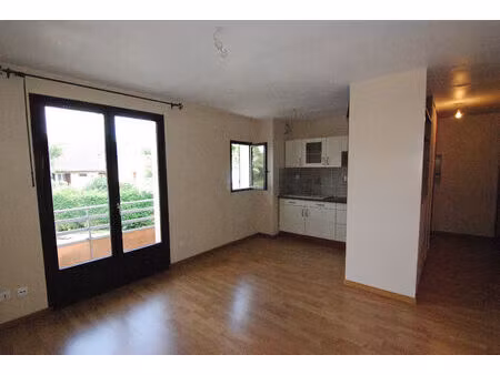 location appartement 1 pièce  27.84m²  ozoir