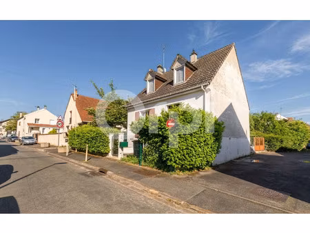 maison le pin 90 m² t-5 à vendre  275 000 €