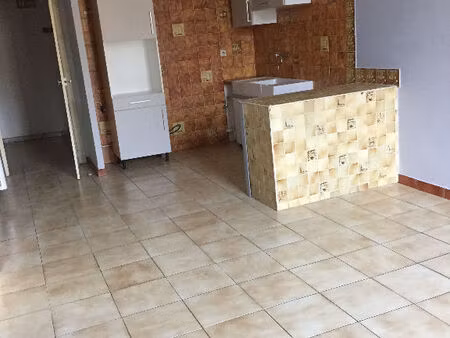 location appartement 3 pièces  60.00m²  limoux